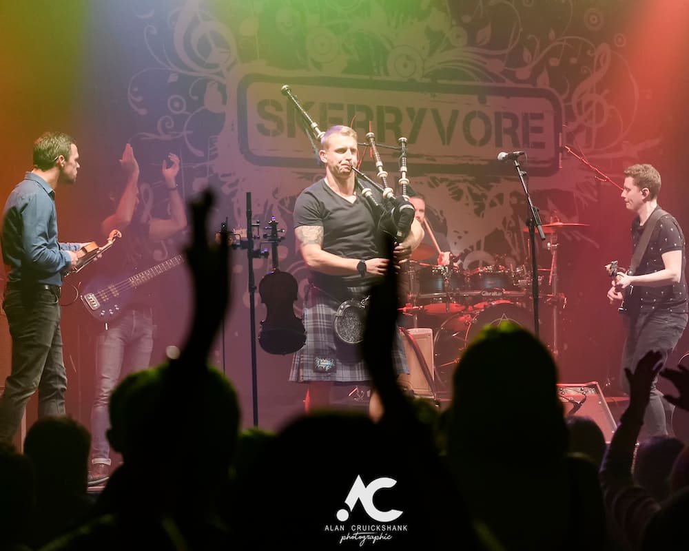 Skerryvore with City Of Inverness Pipe Band and Runrigs Iain Bayne December 2018 Ironworks Inverness November 2018 20 - Skerryvore, 7/12/2018 - Images