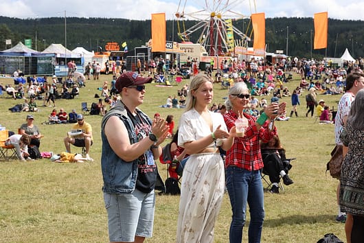 People at Belladrum 2023 by Jim Kennedy image no 2A8A2947 530x354 - Belladrum 2023 - Folk at the Fest